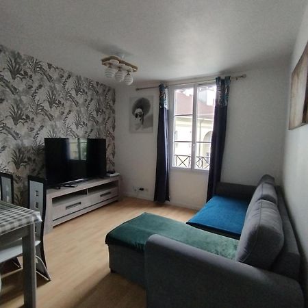 Appartement Situe Place Toscane A 5 Min De Disney Serris Bagian luar foto