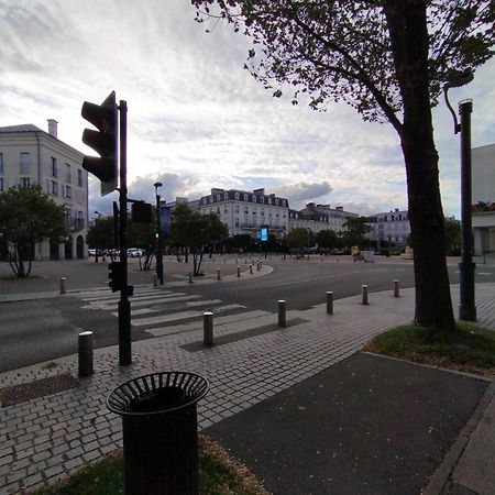 Appartement Situe Place Toscane A 5 Min De Disney Serris Bagian luar foto